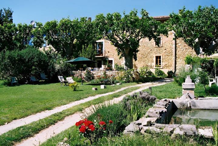 Chambre d’hôte pour 2 personnes, avec jardin, animaux acceptés dans le Vaucluse