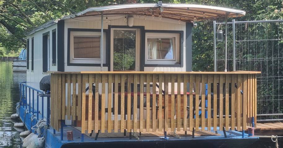 Bateau pour 4 personnes, avec terrasse, animaux acceptés dans