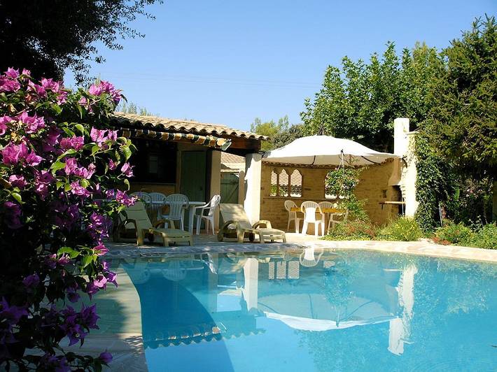 Chambre d’hôte pour 2 personnes, avec jardin et piscine dans le Vaucluse