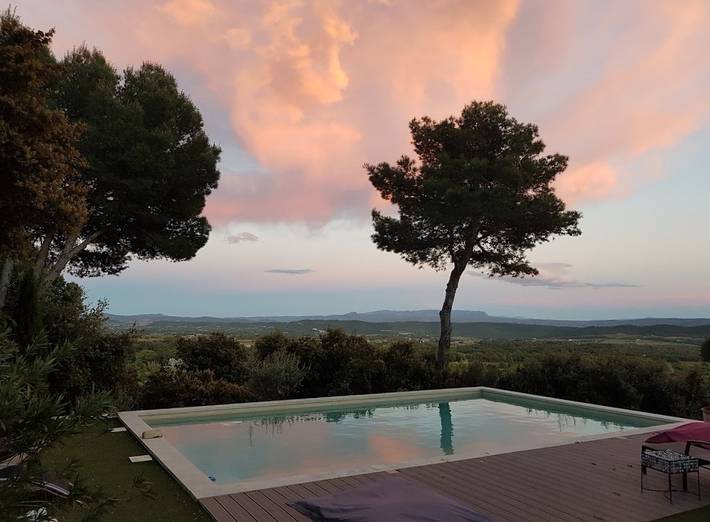 Chambre d’hôte pour 2 personnes, avec jardin et piscine dans le Vaucluse