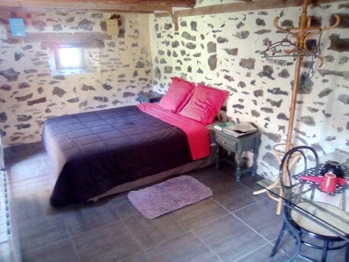Chambre d’hôte pour 4 personnes, avec jardin, animaux acceptés dans le Cantal - 2