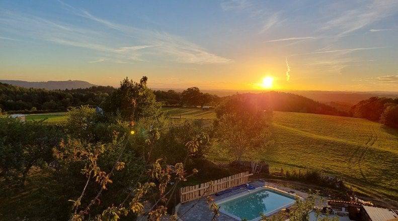 Chambre d’hôte pour 2 personnes, avec piscine et jardin dans le Cantal - 2