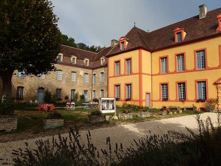 Château pour 28 personnes, avec jardin et terrasse, animaux acceptés dans
