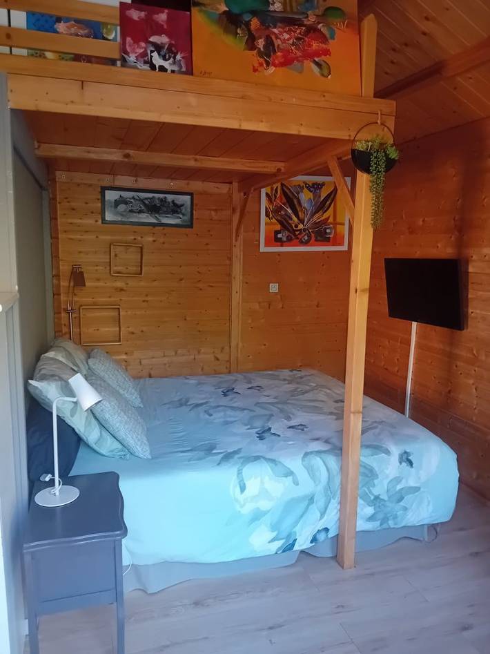 Chambre d’hôte pour 2 personnes, avec terrasse dans le Cantal - 2