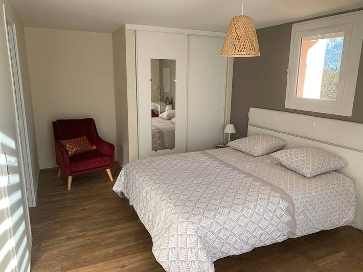 Chambre d’hôte pour 2 personnes, avec jacuzzi et balcon dans Auvergne-Rhône-Alpes, France