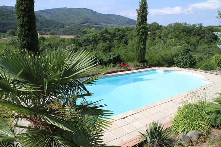 Chambre d’hôte pour 2 personnes, avec jardin et piscine en Ardèche