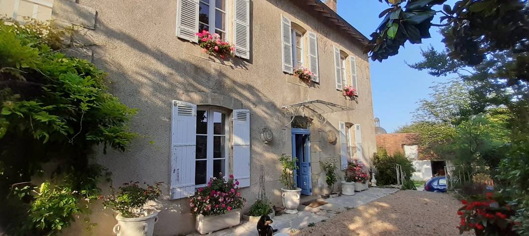 Chambre d’hôte pour 3 personnes, avec jardin et piscine en Dordogne