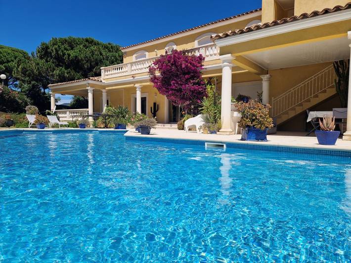 Chambre d’hôte pour 2 personnes, avec piscine et jardin dans
