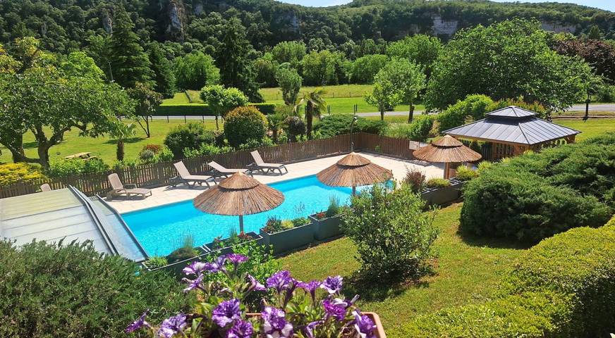 Chambre d’hôte pour 2 personnes, avec piscine ainsi que jacuzzi et jardin en Dordogne