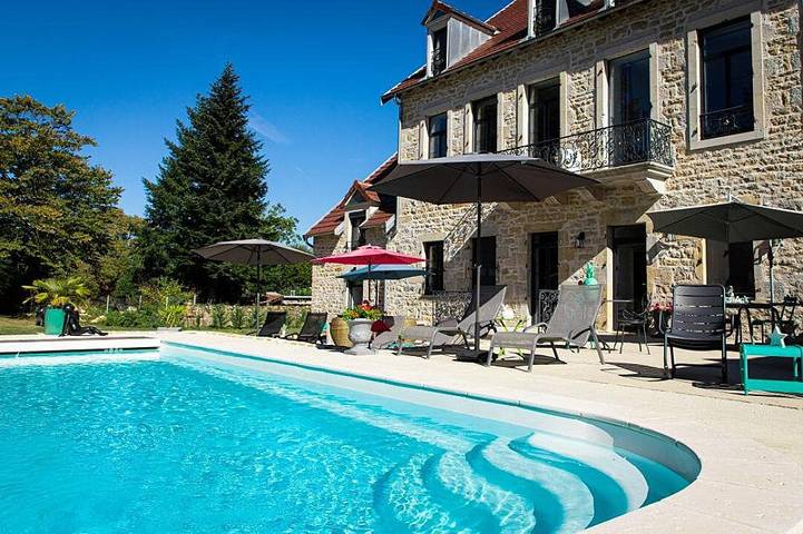 Chambre d’hôte pour 5 personnes, avec sauna et jardin ainsi que piscine et jacuzzi dans le Jura