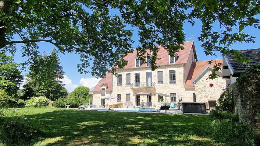 Chambre d’hôte pour 5 personnes, avec sauna et jardin ainsi que piscine et jacuzzi dans le Jura - 3