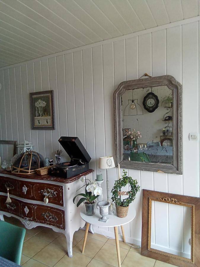 Chambre d’hôte pour 2 personnes, avec piscine ainsi que vue et jardin dans le Jura - 3