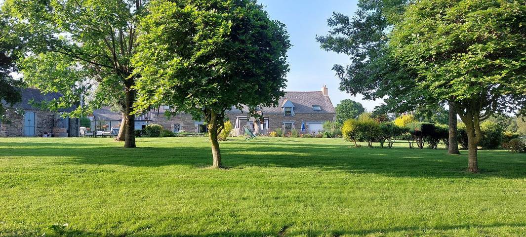 Chambre d’hôte pour 2 personnes, avec jardin et piscine dans le Morbihan