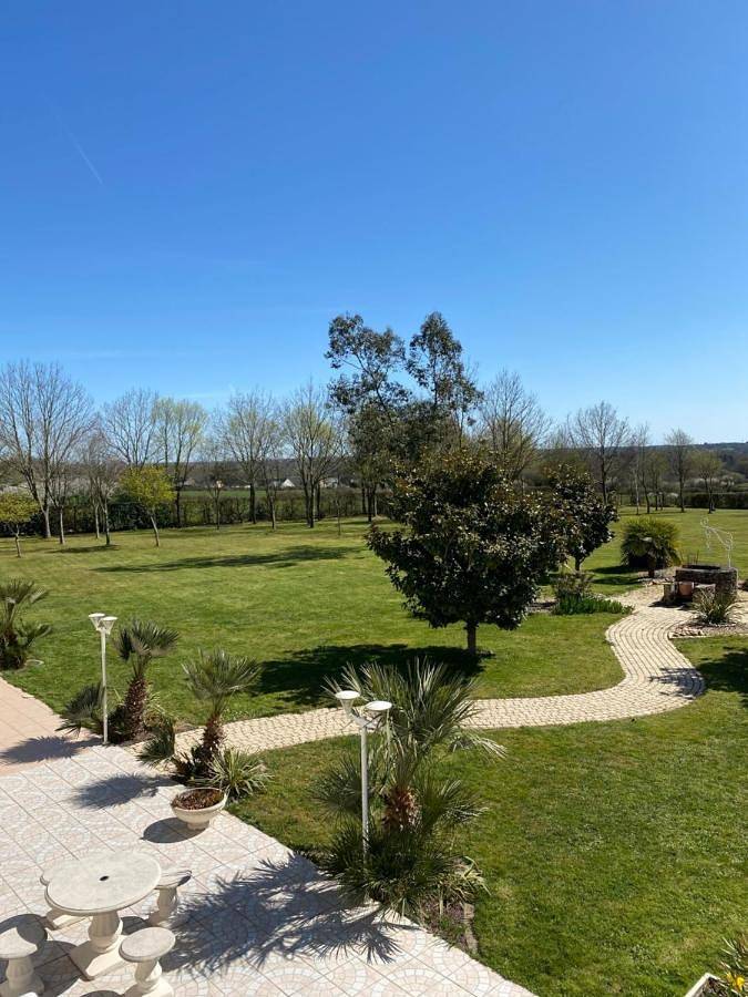 Chambre d’hôte pour 2 personnes, avec piscine et jardin ainsi que terrasse et vue en Loire-Atlantique - 2