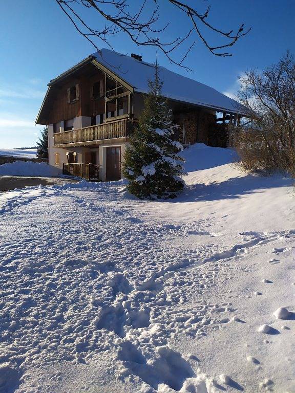 Gîte pour 6 personnes, avec terrasse et jardin dans