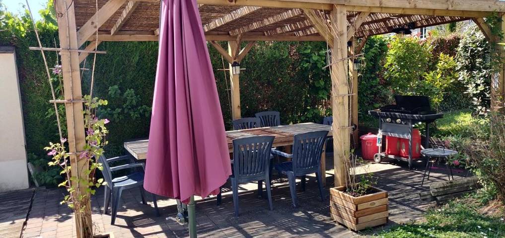 Chambre d’hôte pour 4 personnes, avec piscine ainsi que terrasse et jardin dans Seine-et-Marne