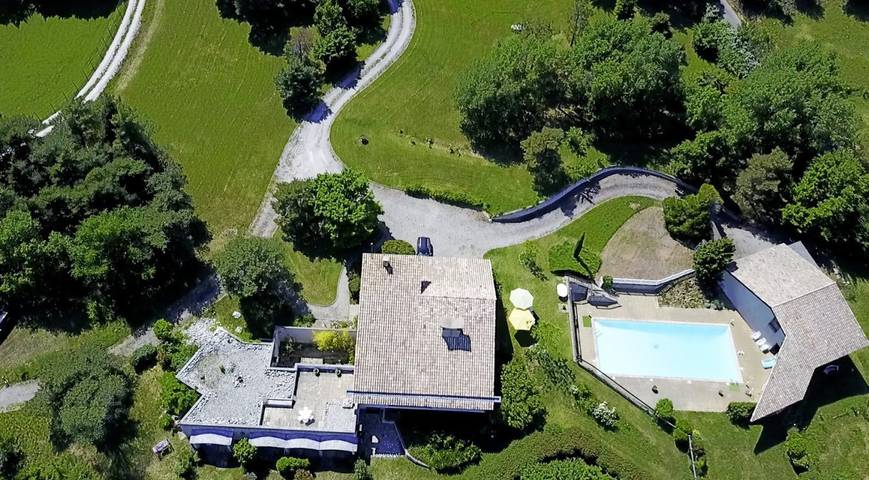 Chambre d’hôte pour 2 personnes, avec piscine et jardin en Ardèche