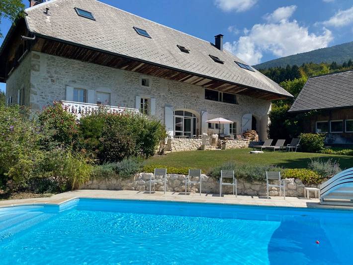 Chambre d’hôte pour 2 personnes, avec jardin ainsi que jacuzzi et piscine en Haute-Savoie