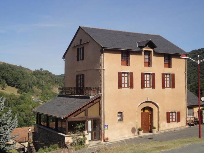 Chambre d’hôte pour 2 personnes, avec jardin et piscine dans l' Aveyron