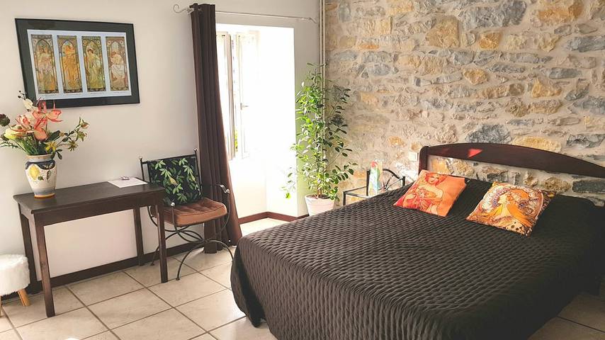 Chambre d’hôte pour 3 personnes, avec jardin et piscine dans l' Aveyron - 4