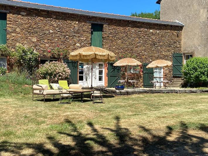 Chambre d’hôte pour 4 personnes, avec jardin ainsi que piscine et jacuzzi dans l' Aveyron - 3