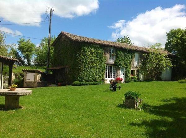 Chambre d’hôte pour 2 personnes, avec vue ainsi que piscine et jardin dans l' Aveyron - 4
