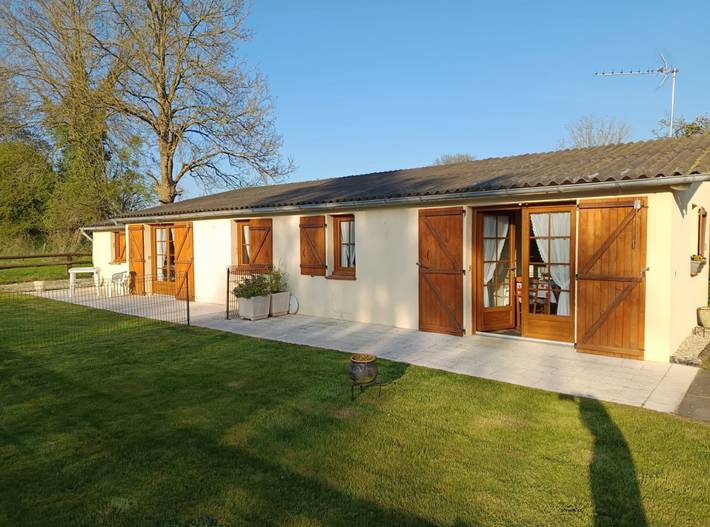 Gîte pour 2 personnes, avec terrasse et jardin, animaux acceptés dans