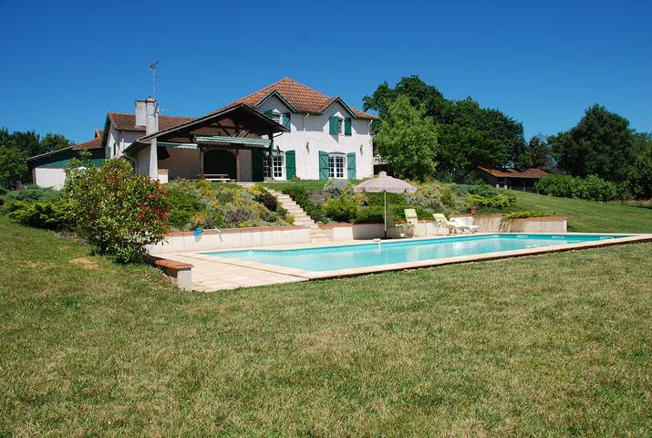 Chambre d’hôte pour 4 personnes, avec piscine et jardin dans le Gers