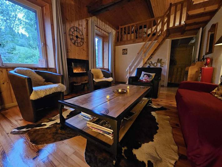 Chalet pour 5 personnes, avec jacuzzi et terrasse ainsi que jardin et sauna dans