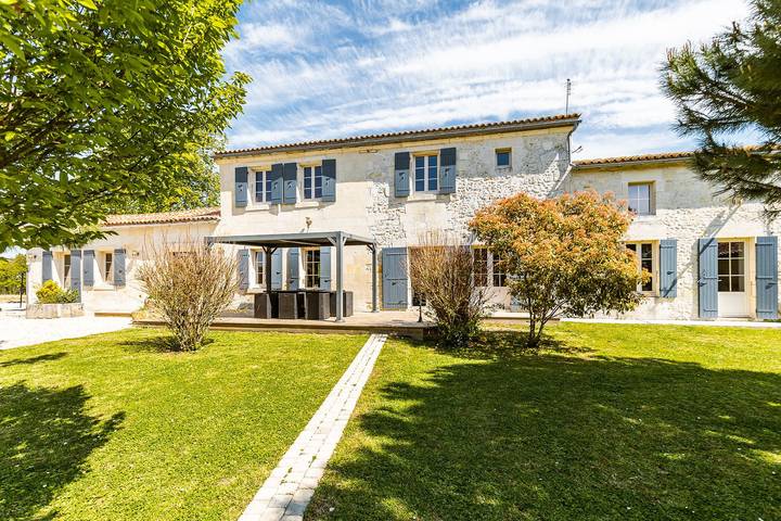 Chambre d’hôte pour 2 personnes, avec piscine et jardin en Charente-Maritime