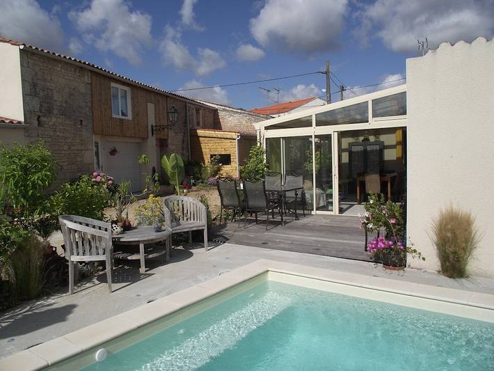 Chambre d’hôte pour 2 personnes, avec jardin et piscine, animaux acceptés en Vendée