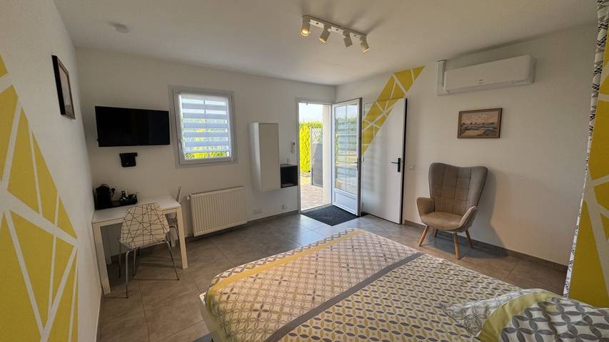 Chambre d’hôte pour 2 personnes, avec jardin ainsi que piscine et terrasse, animaux acceptés en Vendée - 3