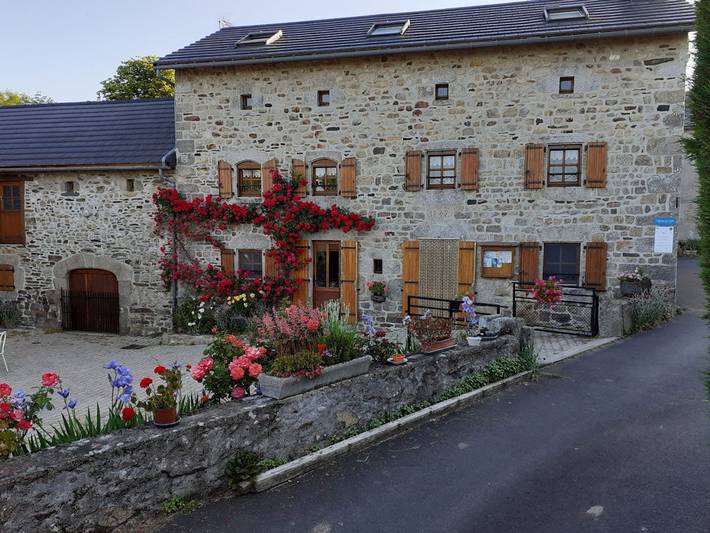 Chambre d’hôte pour 2 personnes, avec jardin dans le Cantal