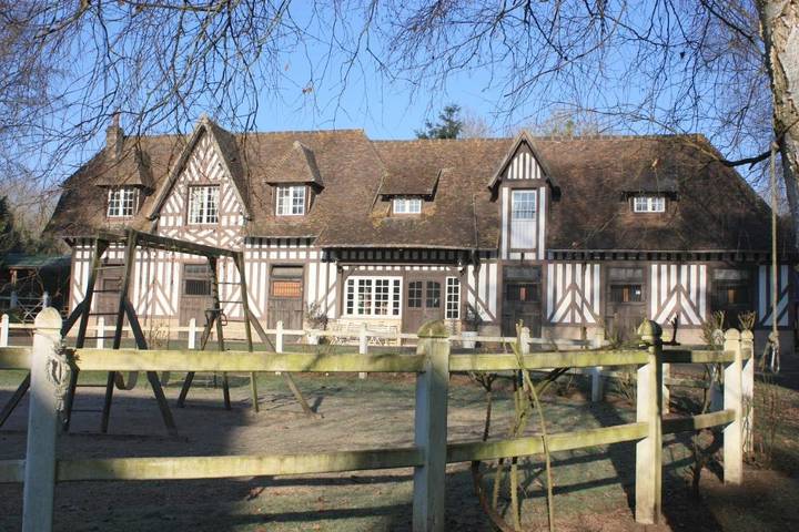 Chambre d’hôte pour 2 personnes, avec piscine et jardin ainsi que vue et terrasse dans le Calvados - 2