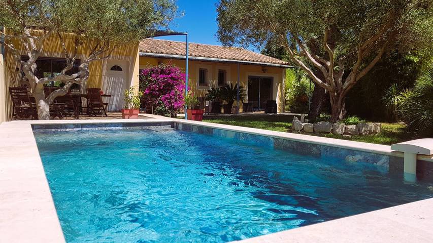 Chambre d’hôte pour 2 personnes, avec jardin et piscine dans l' Aude