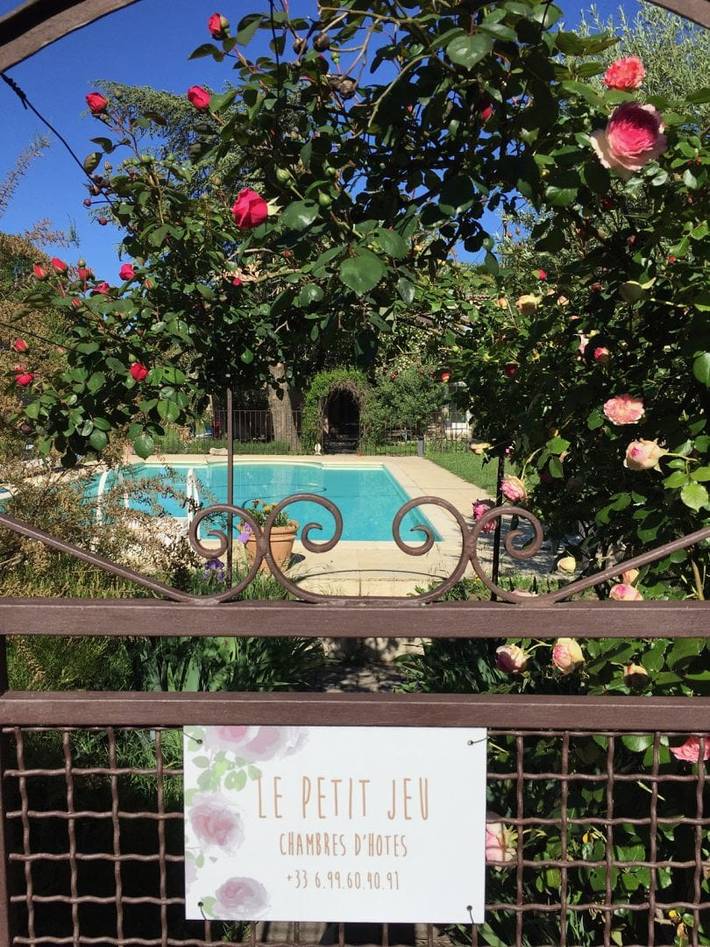 Chambre d’hôte pour 2 personnes, avec piscine et jardin dans la Drôme