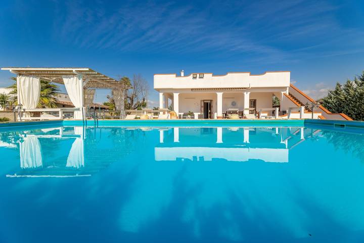 Villa pour 12 personnes, avec balcon et balcon/terrasse, animaux acceptés dans 