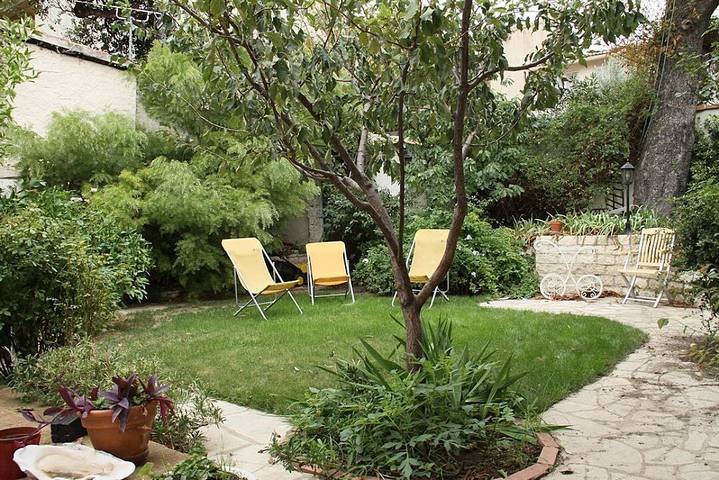 Chambre d’hôte pour 3 personnes, avec jardin à Marseille