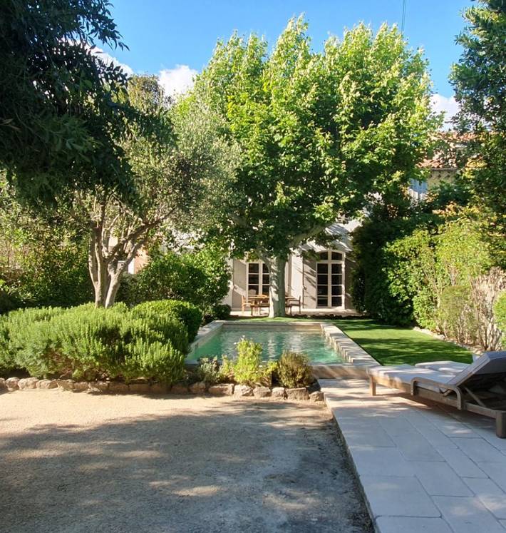 Chambre d’hôte pour 4 personnes, avec piscine et jardin à Marseille