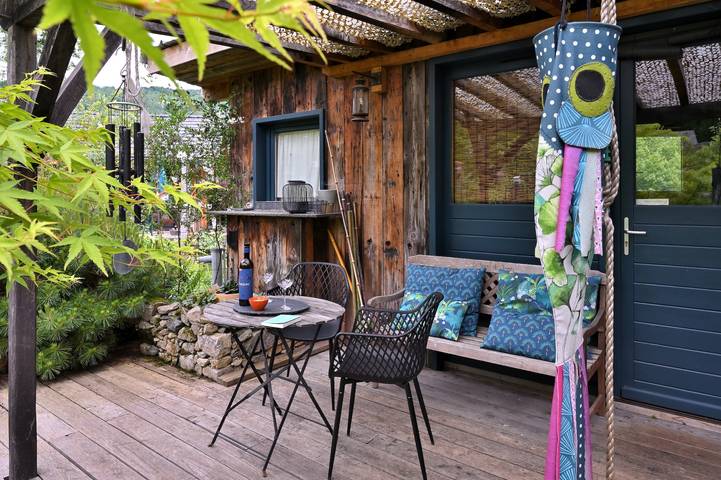 Cabane en bois pour 2 personnes, avec jardin dans