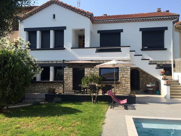 Chambre d’hôte pour 2 personnes, avec jardin et piscine dans 