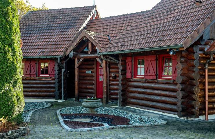 Chalet pour 6 personnes, avec jardin et terrasse dans 