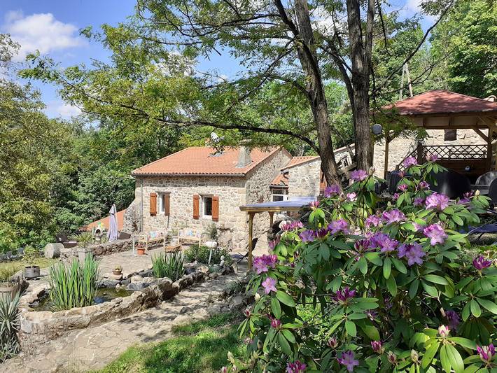 Chambre d’hôte pour 2 personnes, avec jardin en Ardèche