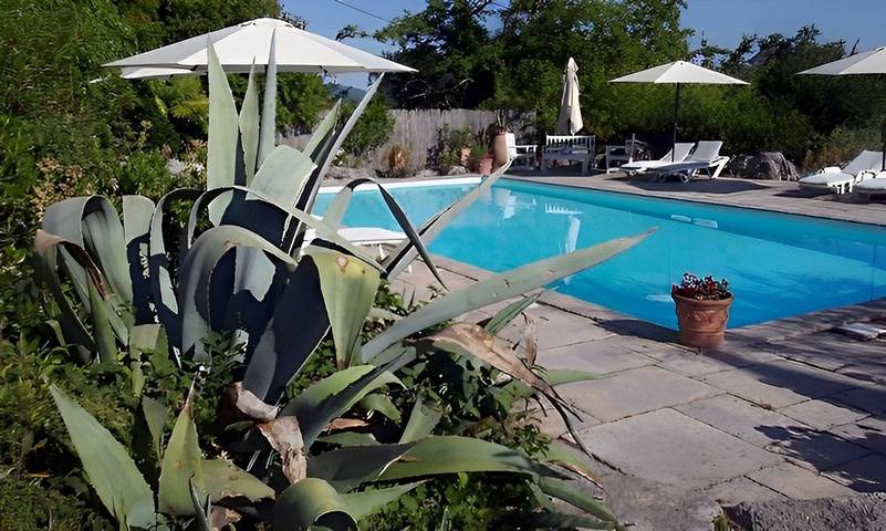 Chambre d’hôte pour 2 personnes, avec piscine et jardin en Ardèche
