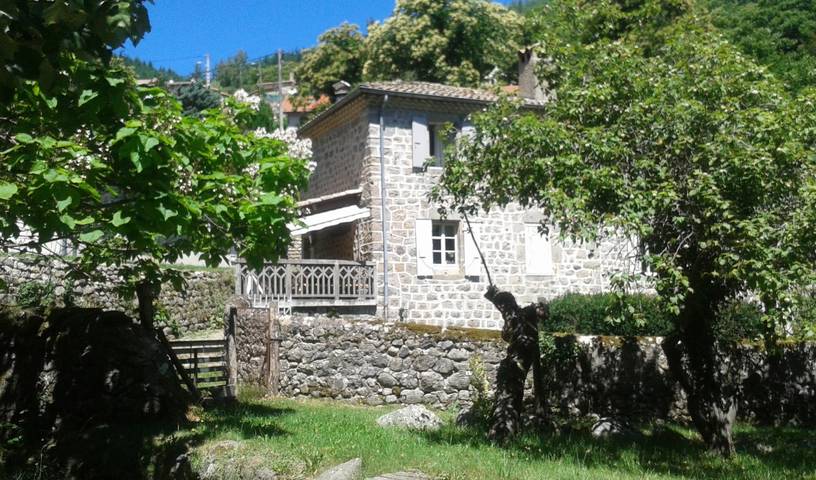 Chambre d’hôte pour 2 personnes, avec jardin en Ardèche