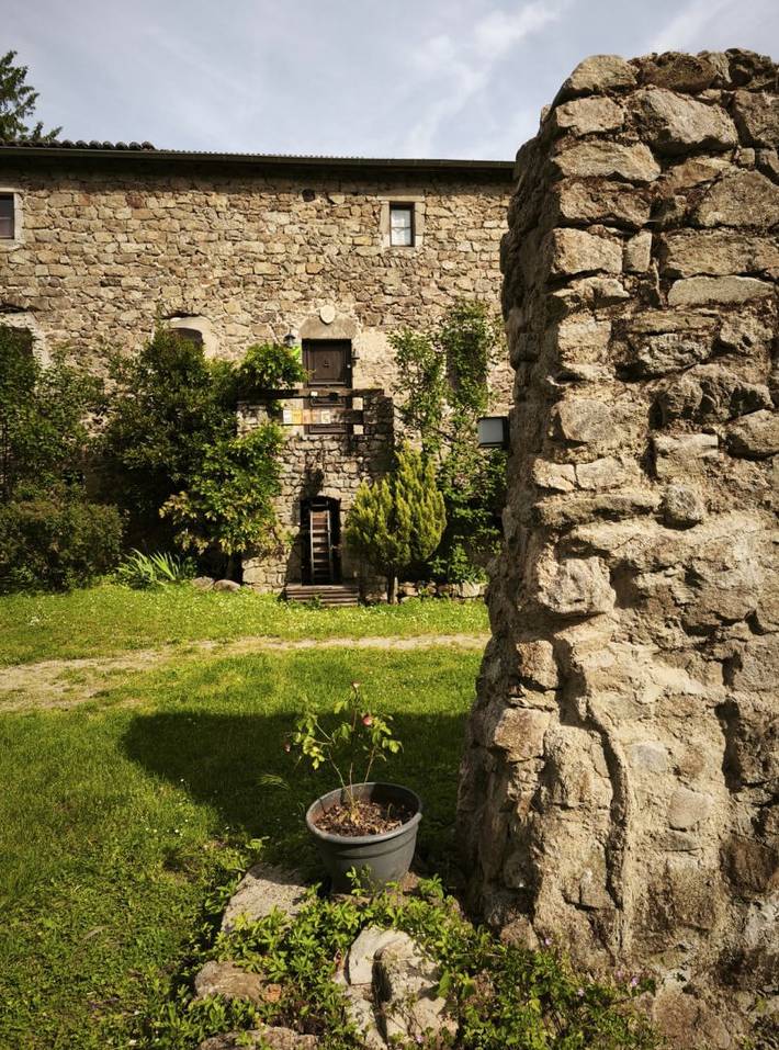 Chambre d’hôte pour 2 personnes, avec jardin et piscine, animaux acceptés en Ardèche - 2