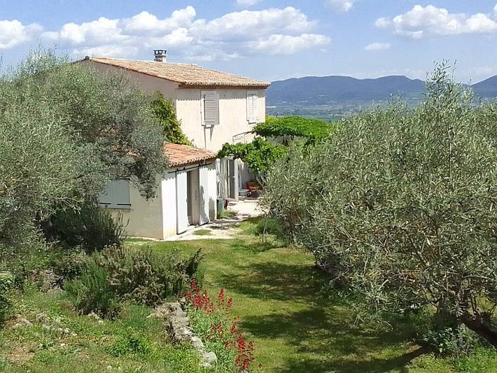 Chambre d’hôte pour 2 personnes, avec piscine ainsi que terrasse et jardin en Ardèche
