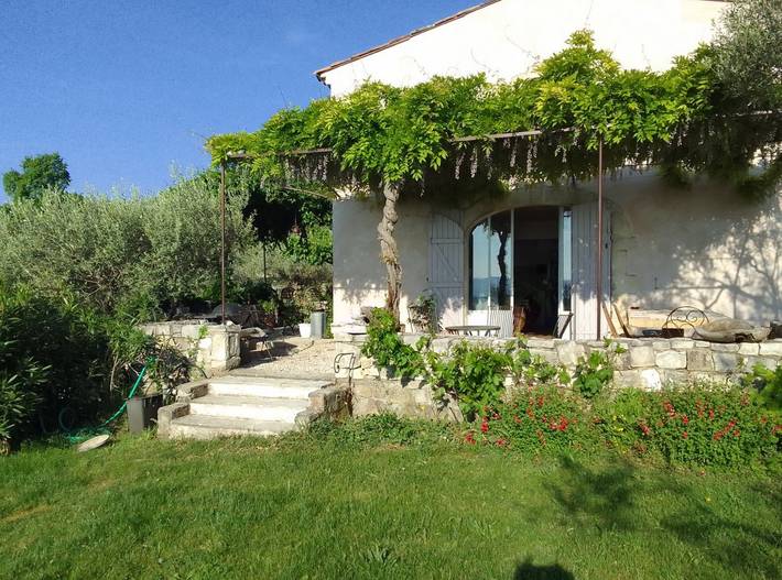 Chambre d’hôte pour 2 personnes, avec piscine ainsi que terrasse et jardin en Ardèche - 2