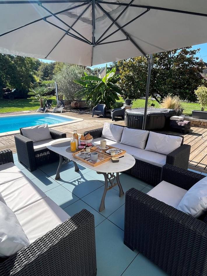 Chambre d’hôte pour 2 personnes, avec piscine et jardin dans le Jura - 2