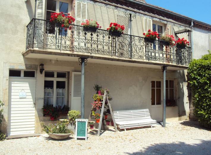 Chambre d’hôte pour 2 personnes, avec jardin et piscine dans le Jura